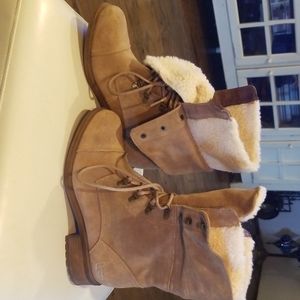UGG  Grandin boots